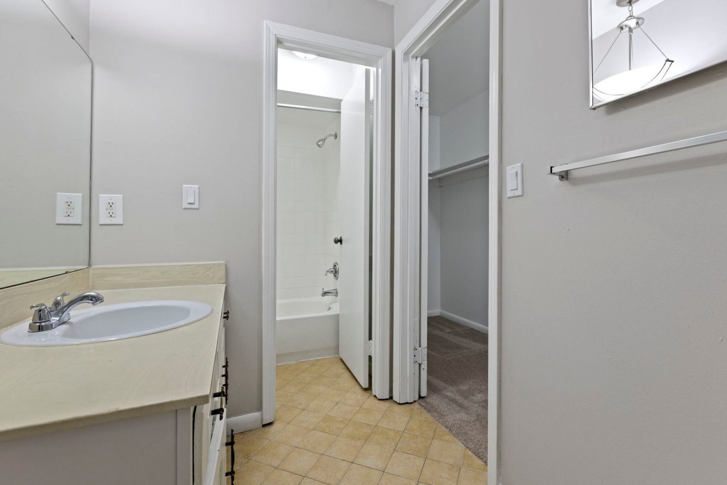 Lenox Image 14