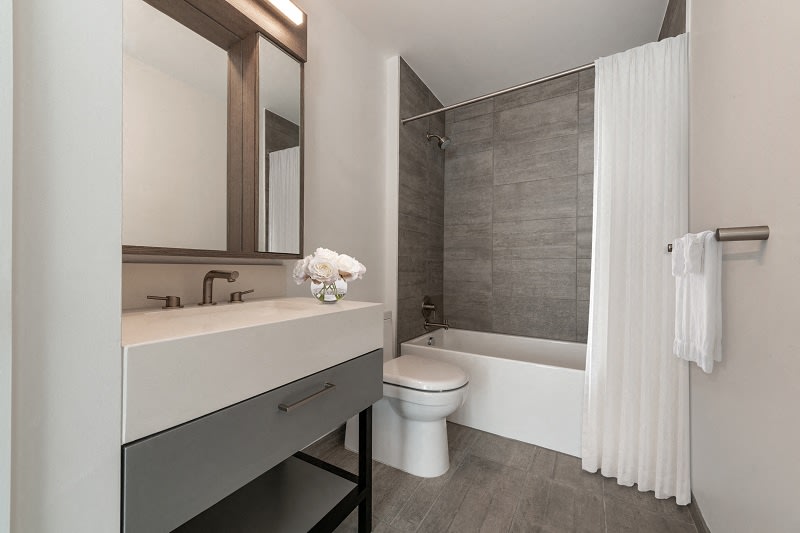 1221 Van Image 23