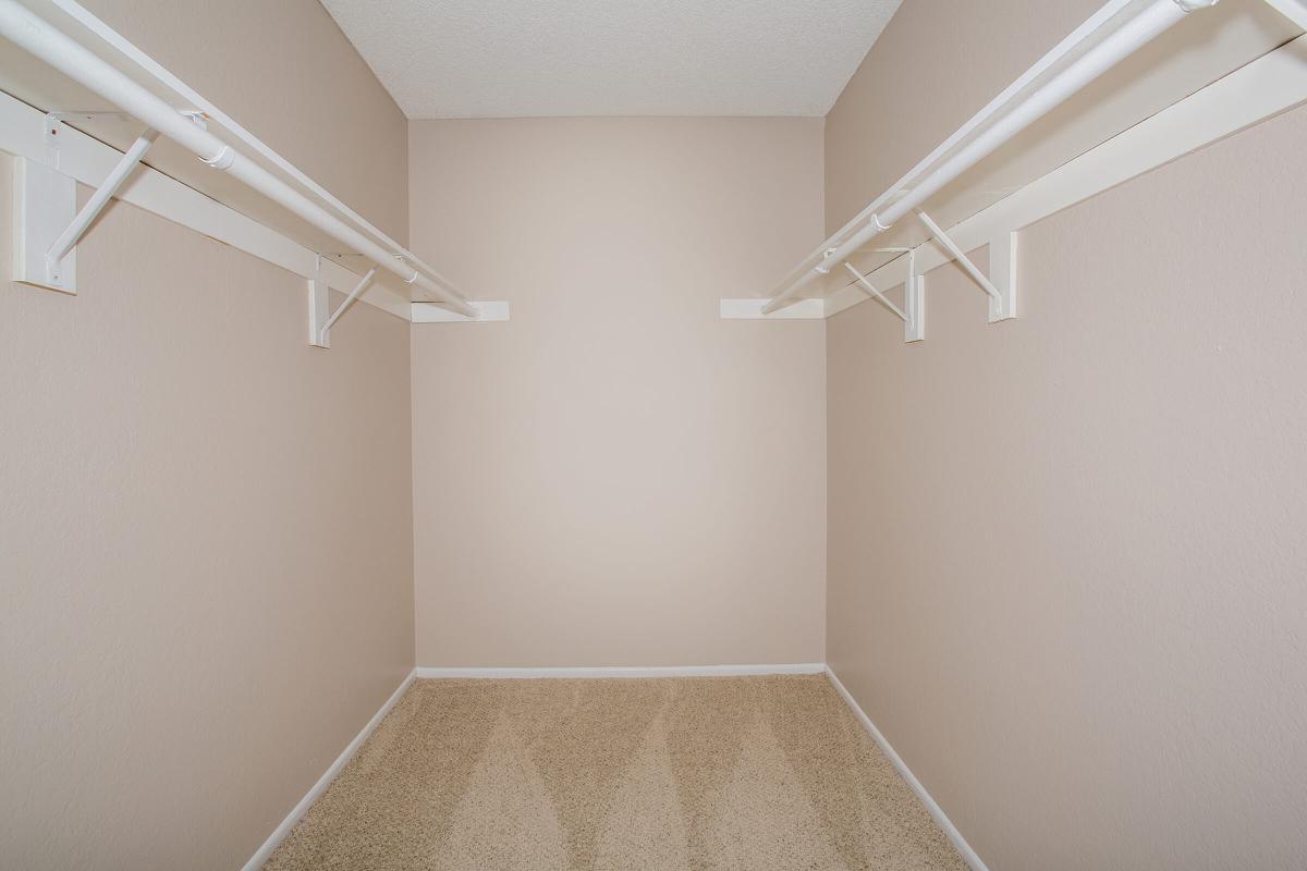 Carlyle Square Apartment Homes Image 35