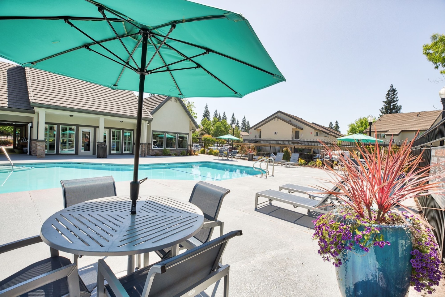 Foothills Tennis Village Apartments Image 8