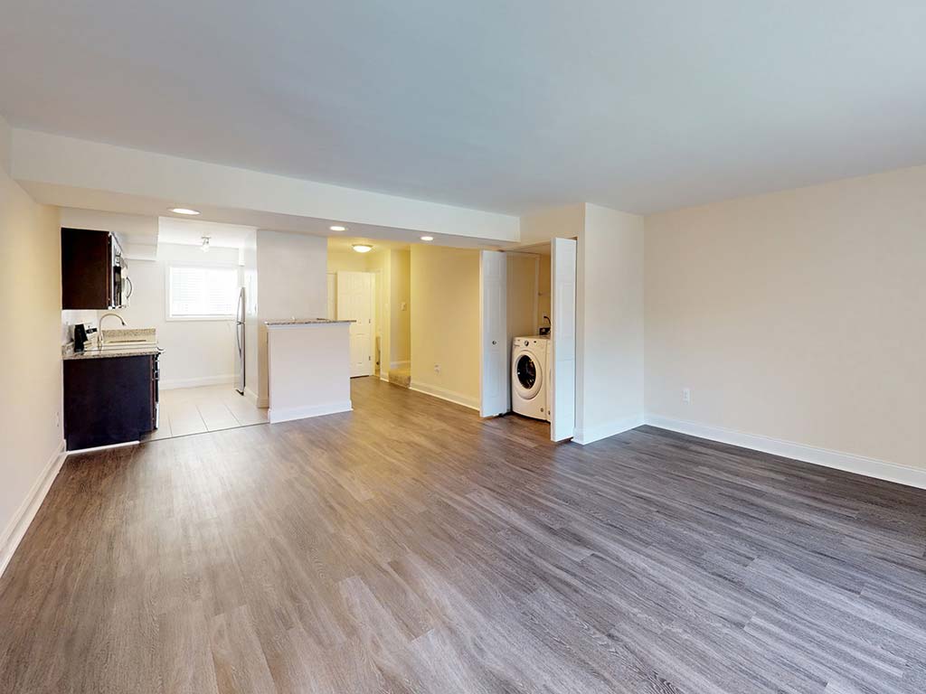 Tysons Glen and Devonshire Square Apartments & Townhomes Image 22