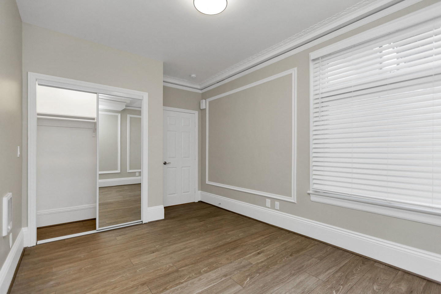 845 PINE Apartments Image 30