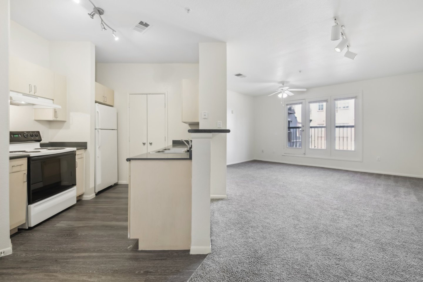 Uptown Square Apartment Homes Image 41