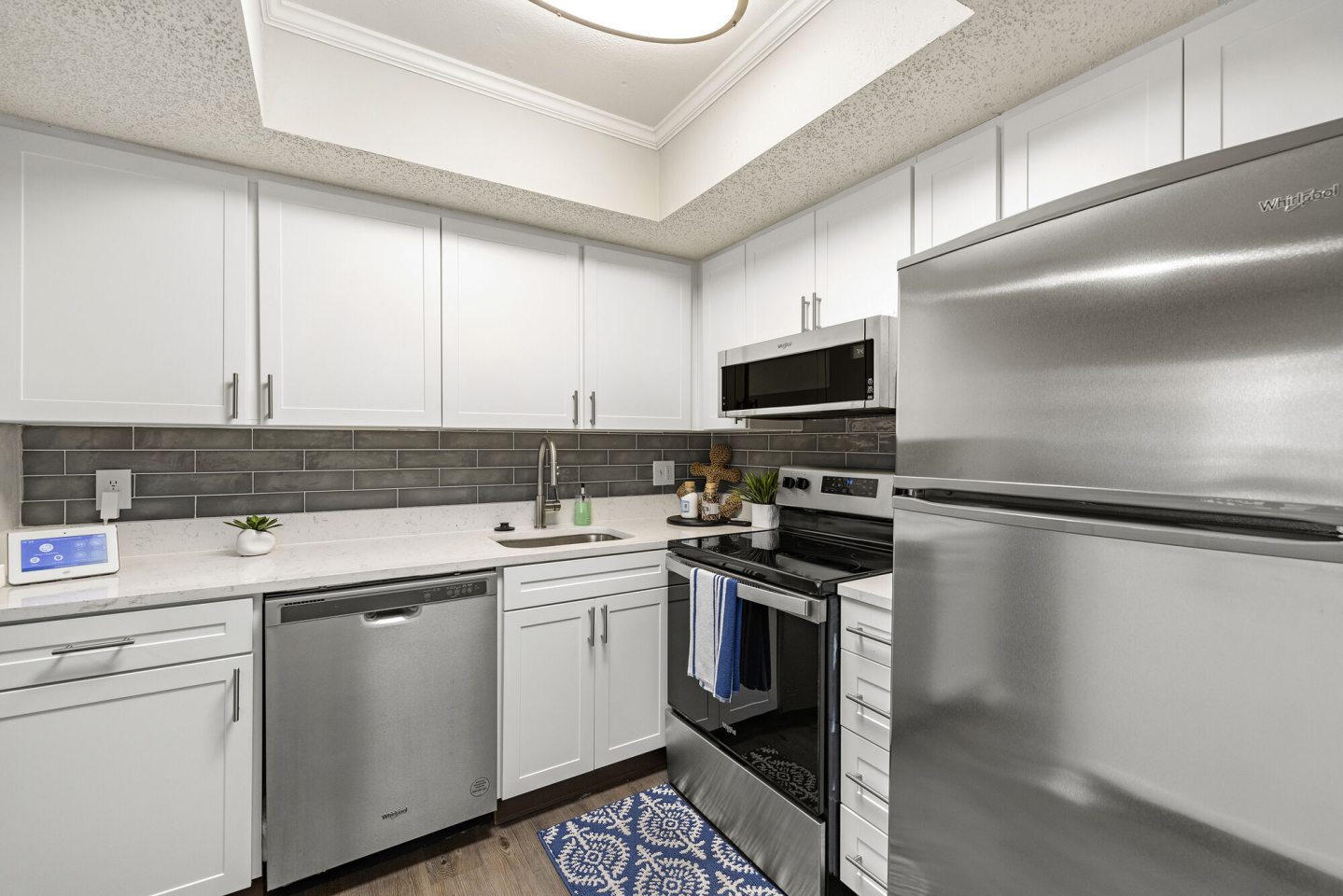 4800 Westshore Apartments Image 4