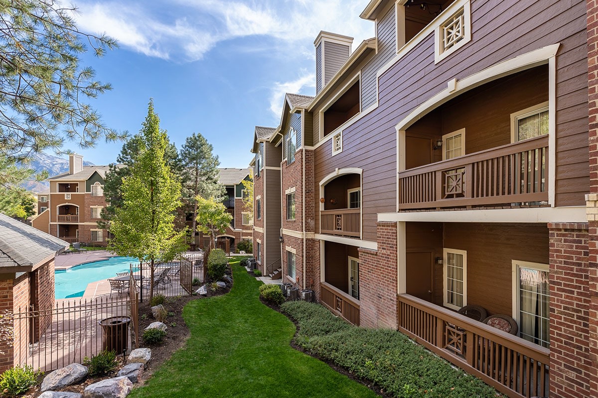Pinnacle Highland Apartments Image 2