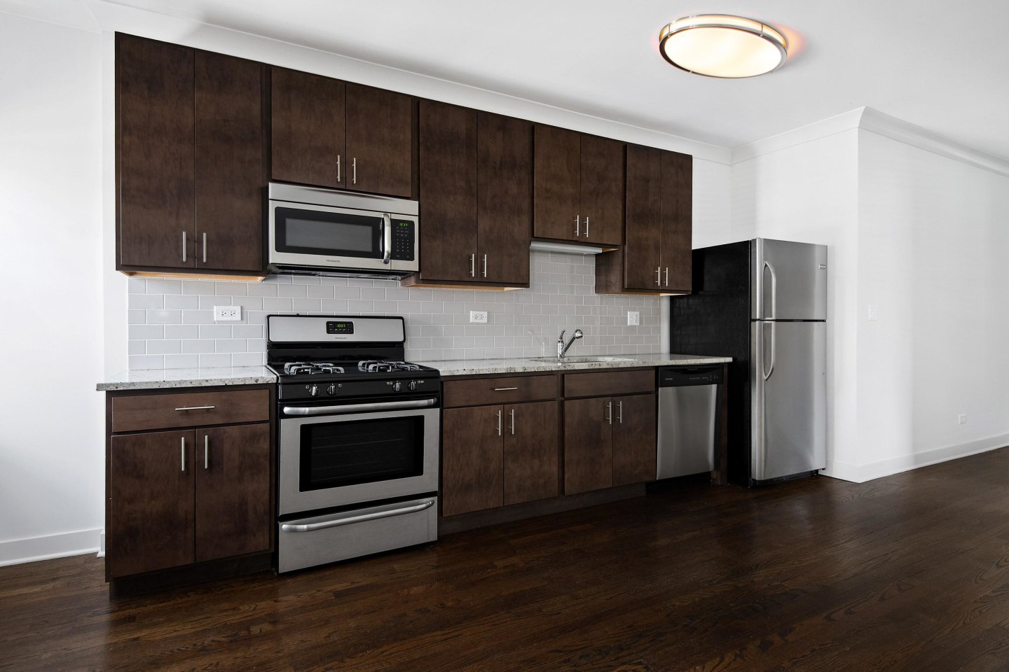 5425 N Clark St Image 3