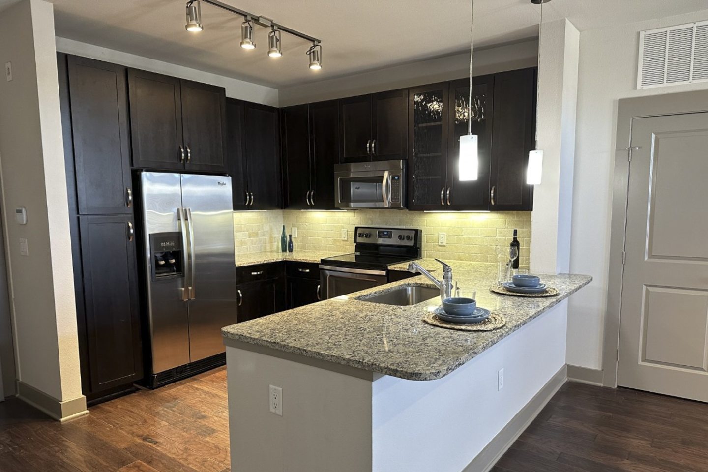 The Edge At Glade Park Apartment Image 3