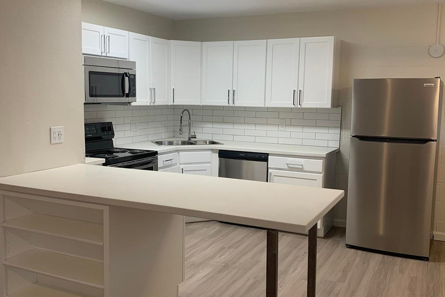 Tradewinds Apartments Image 14