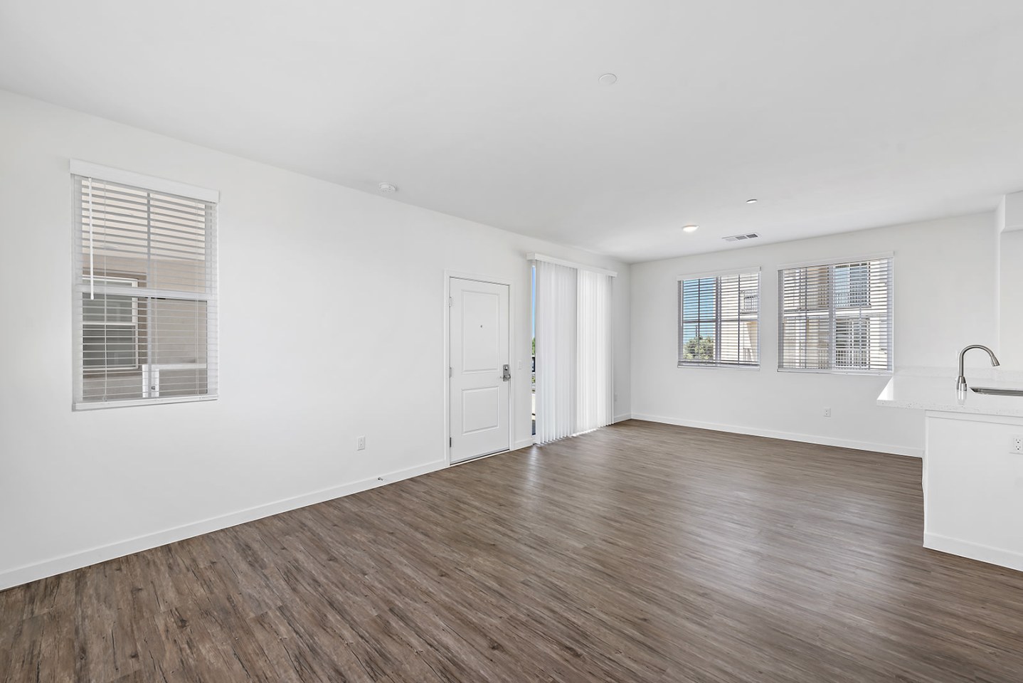 Levante Apartments Homes Image 15