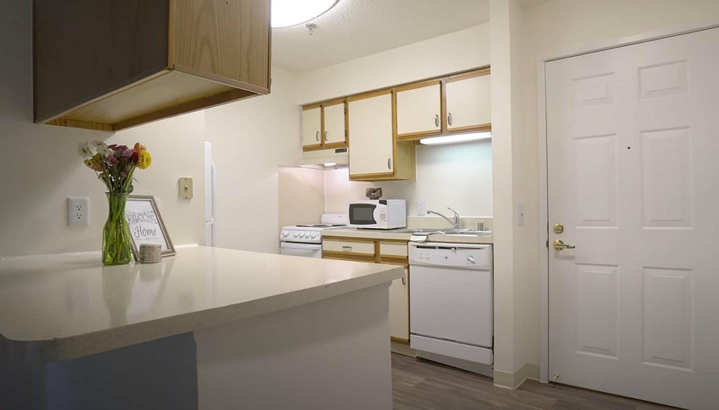 Kings Reserve Sterling 55+ Active Adult Apartment Homes Image 1