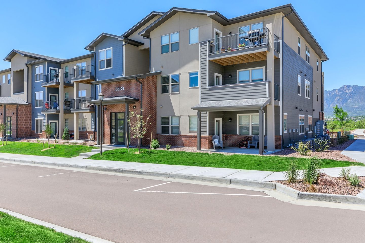 Polaris Peak Apartments Image 12