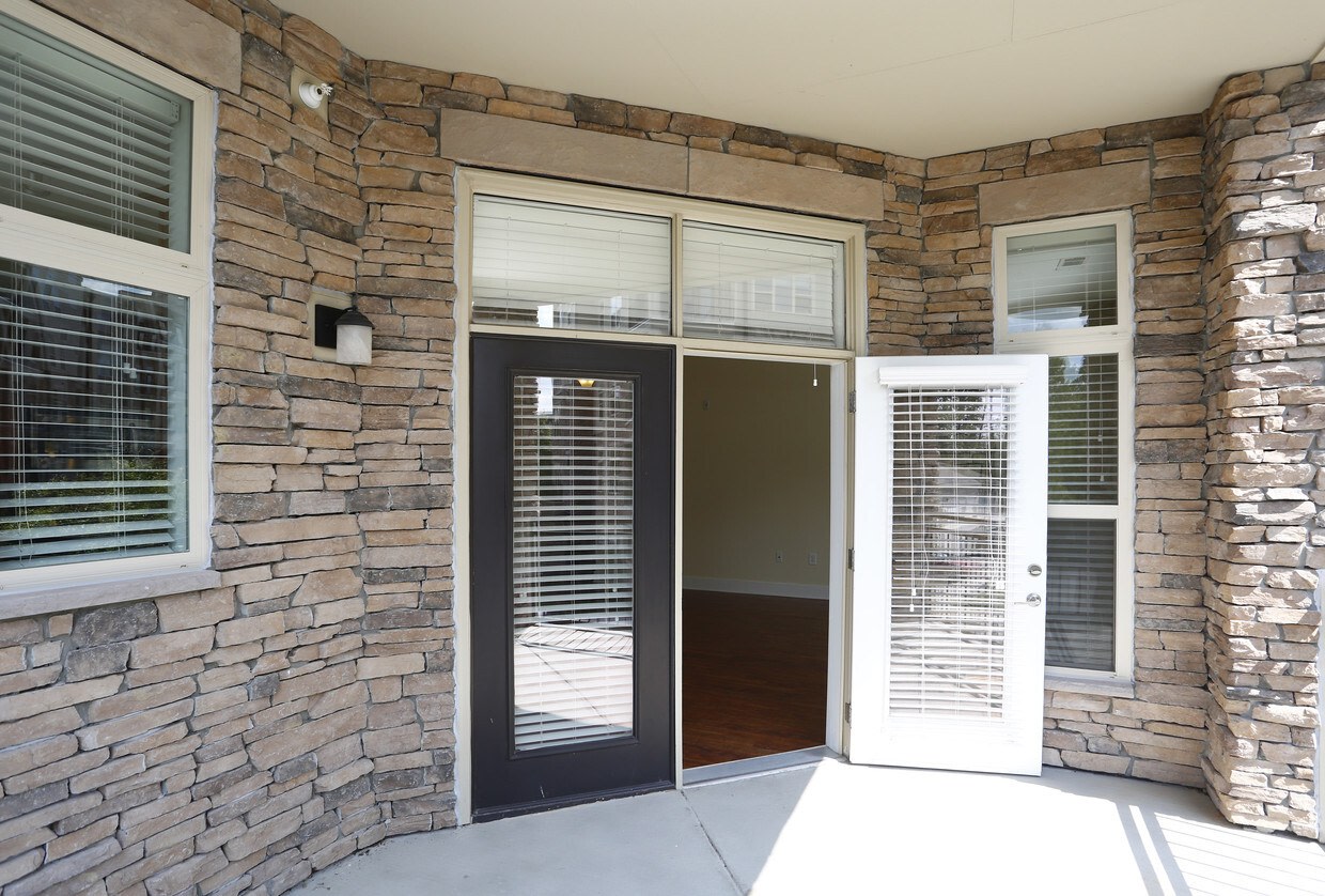 Lofts at Weston Lakeside Image 20