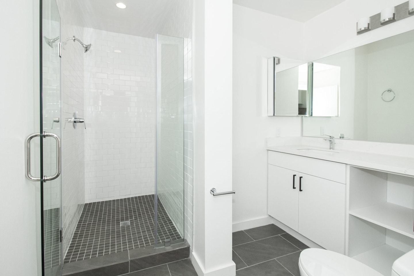 795 PINE Image 30