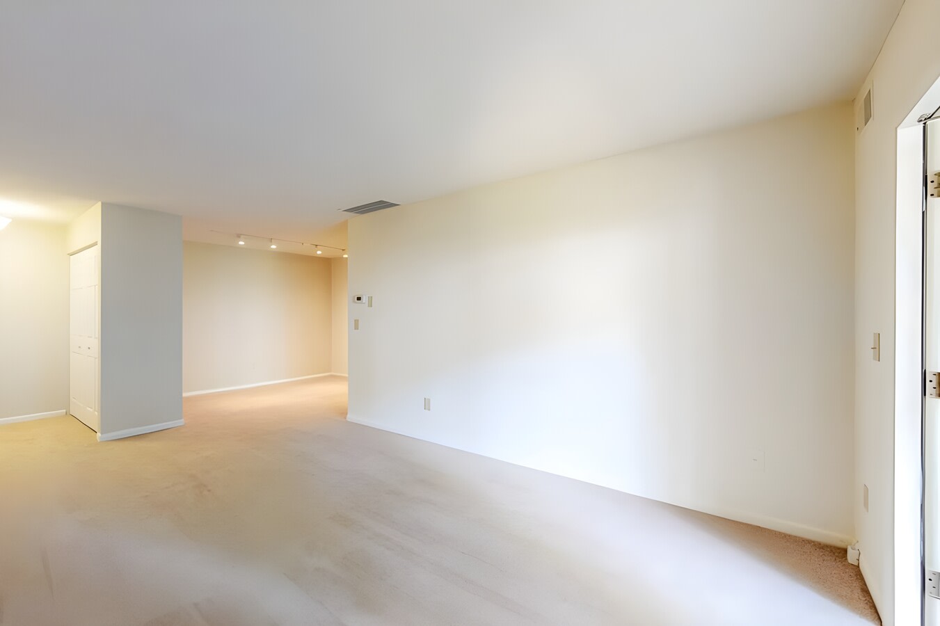 Regency Park Apartments Image 19