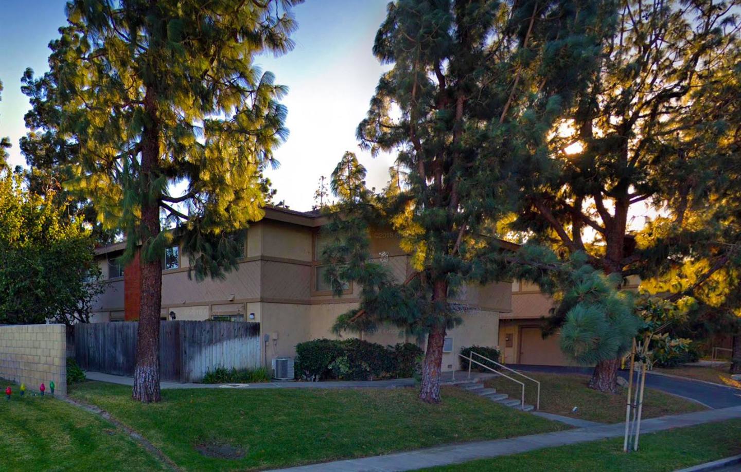 Lakeview Manor Image 3
