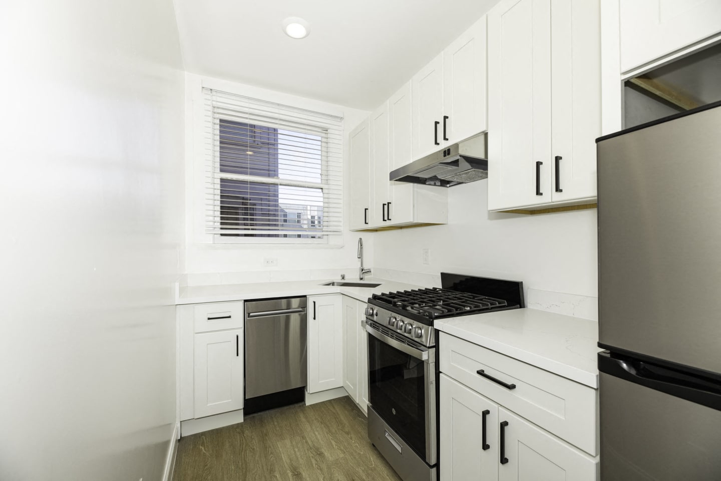 337 10TH AVENUE Apartments Image 13