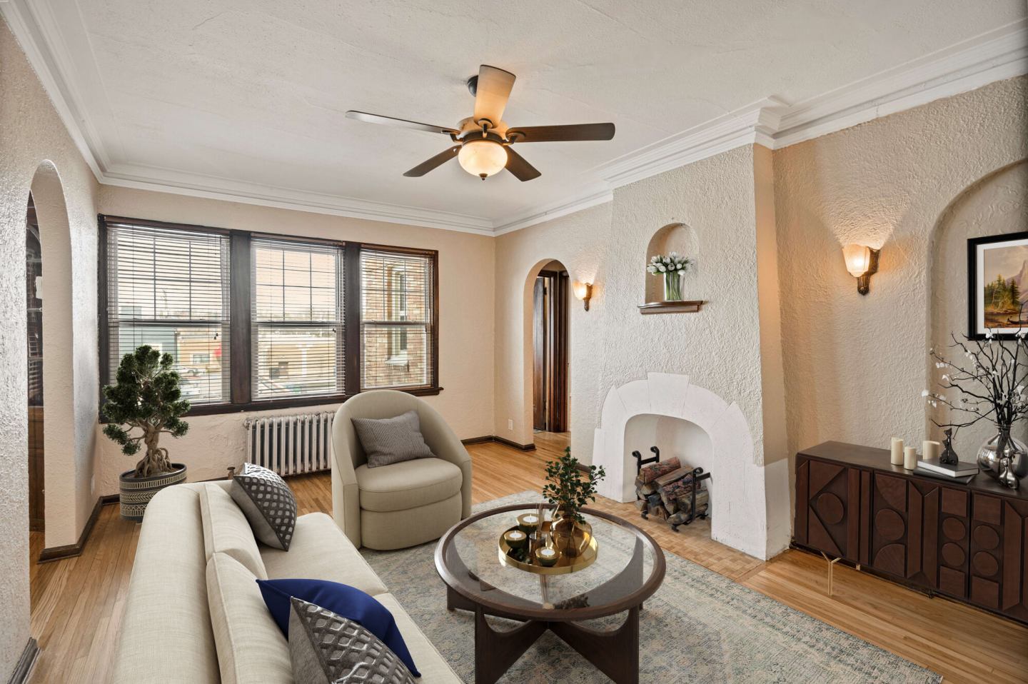 Rustic Lodge Apartments Image 10