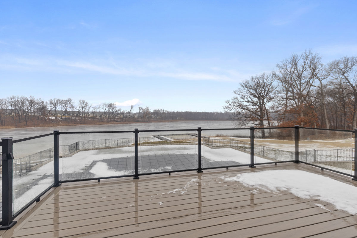 Noble on the Lake Image 53