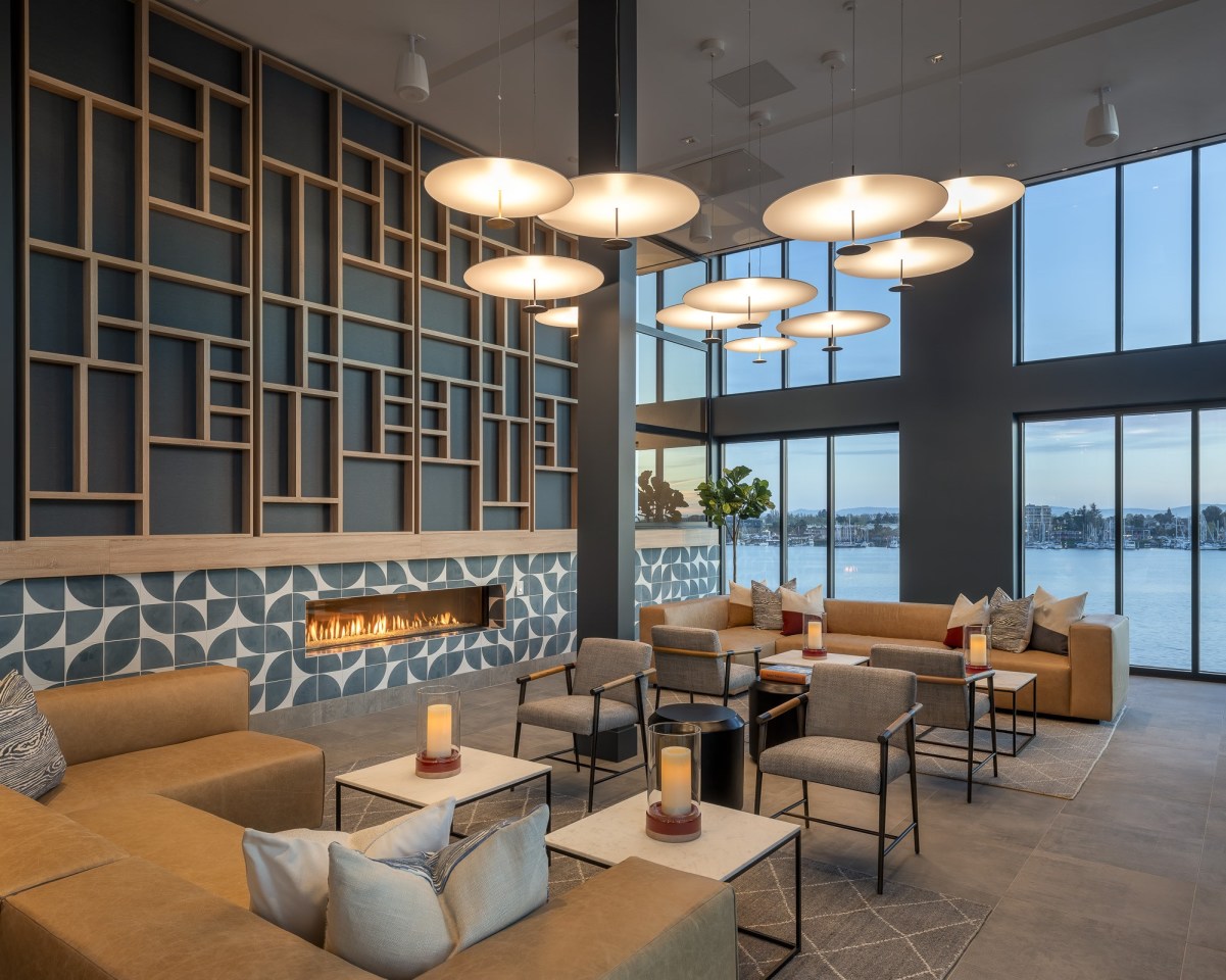 Portico Oakland Waterfront Image 8