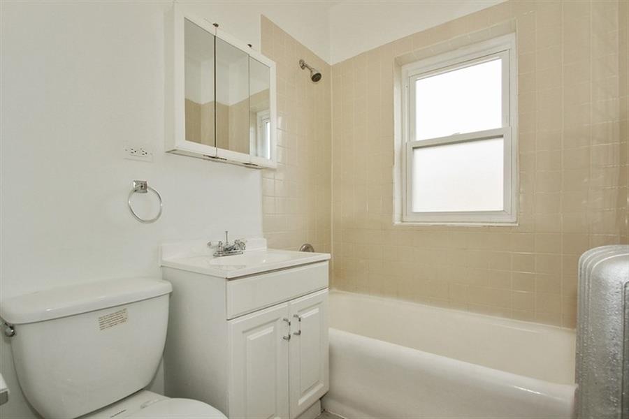 1742 E 72nd St Image 5