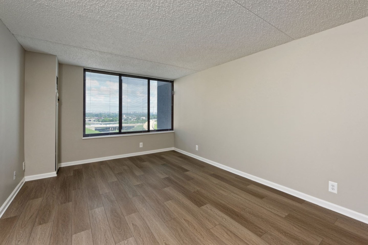 Lenox Club Image 15