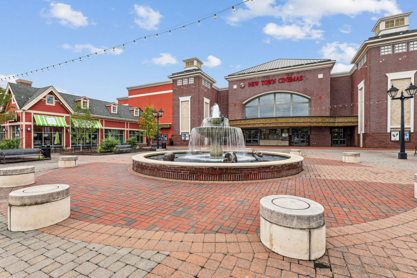 The Pointe at New Town Image 28