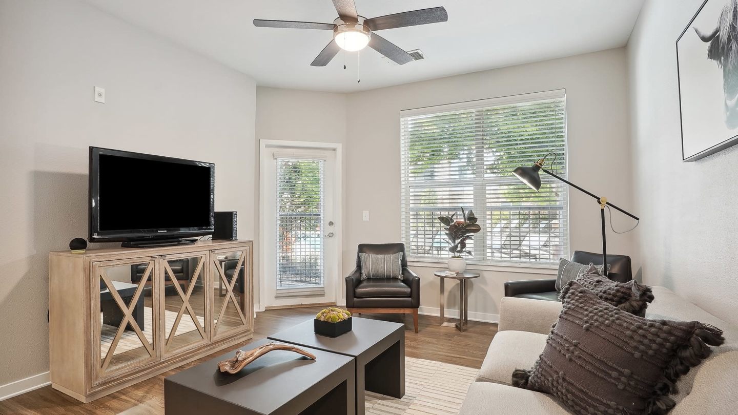 Lugano At Cherry Creek Luxury Apartments Image 15