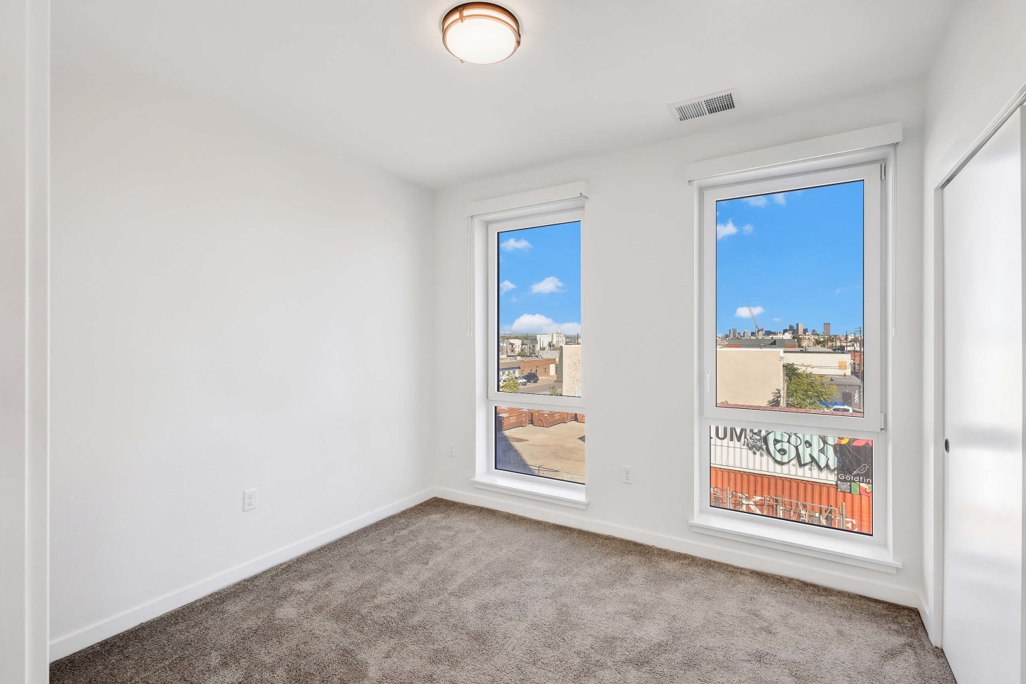 Oso Apartments Image 6
