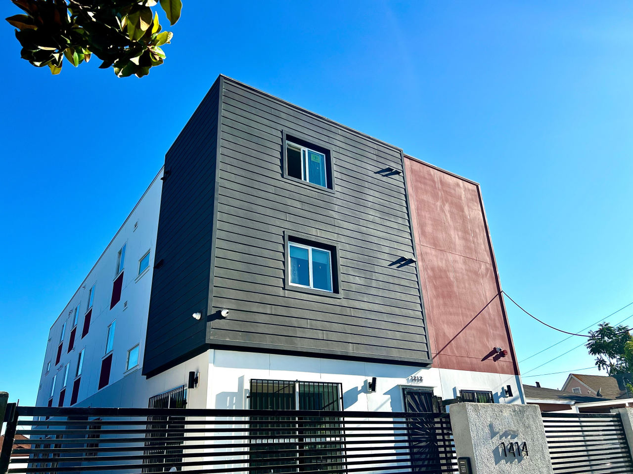 1414 W 36th Street Image 31