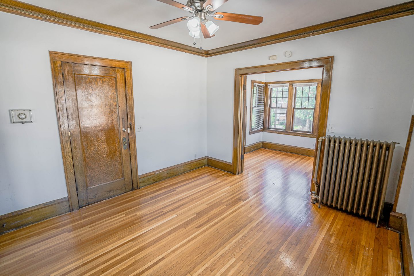 990 Grand Avenue Image 4