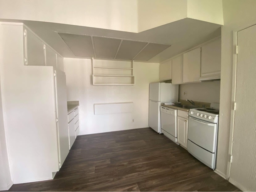 55+ Active Adult Apartment Homes - Sunnyside Senior Apartments Image 8