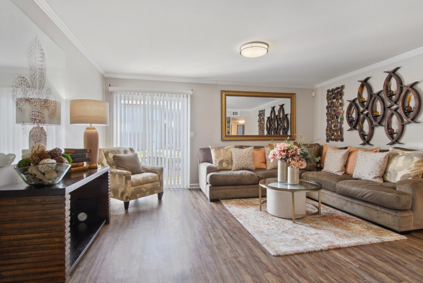 Emerald Pointe Image 2