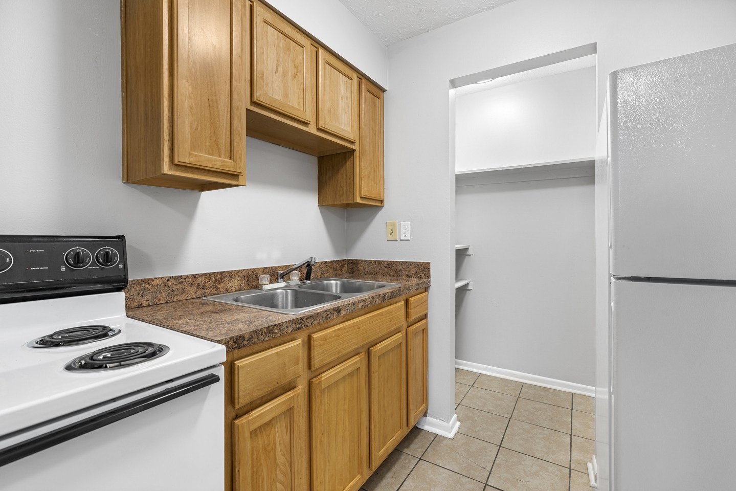 Riverview Apartments Image 13