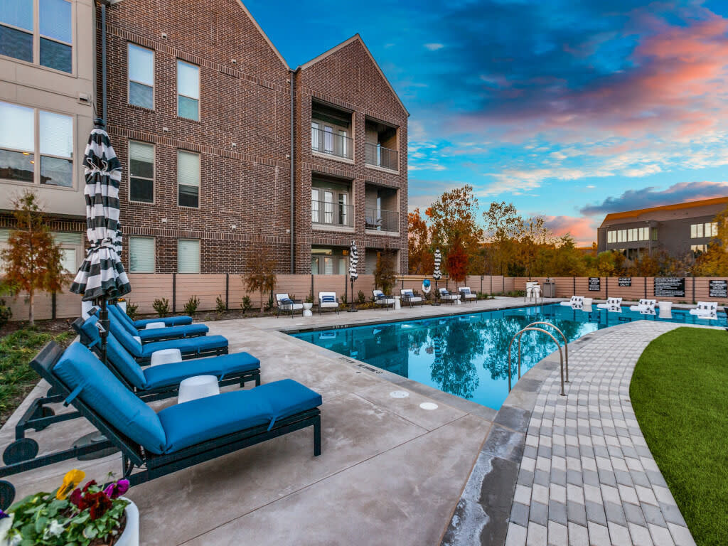Lenox Lake Highlands Image 16