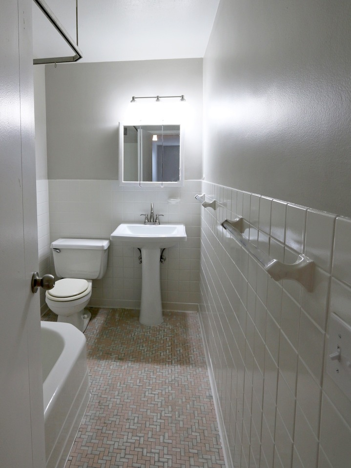214 Place Apartments Image 32