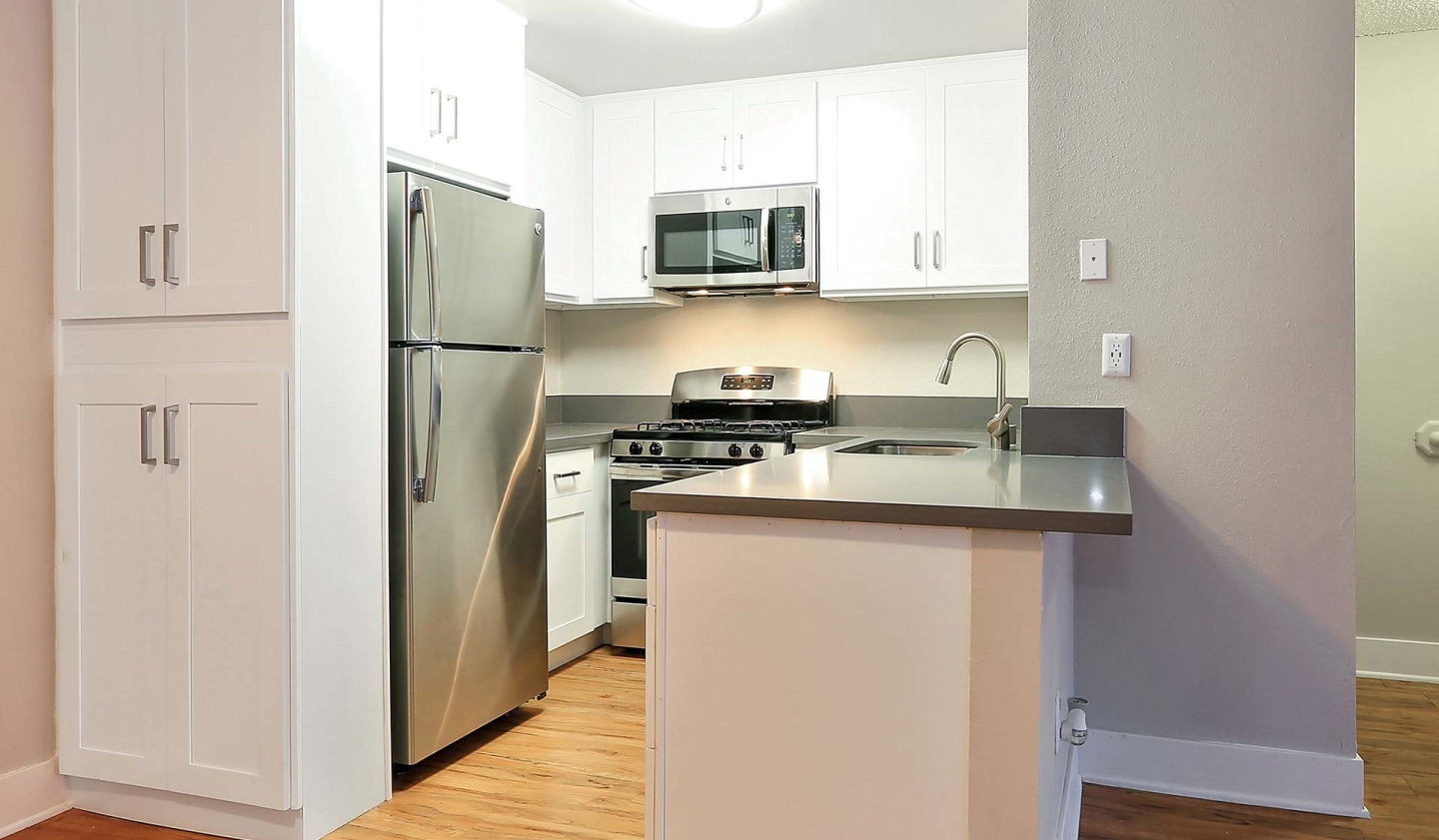 Indian Oaks Apartments Image 3