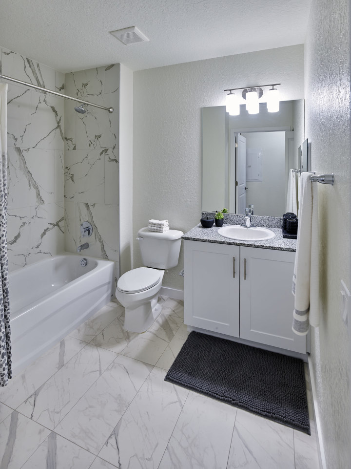 Gateway Luxury Apartments Image 23