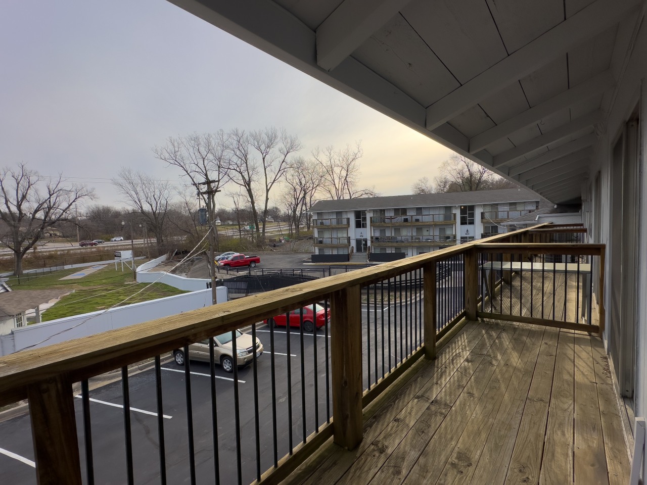 Somerset Villa Apartments Image 9