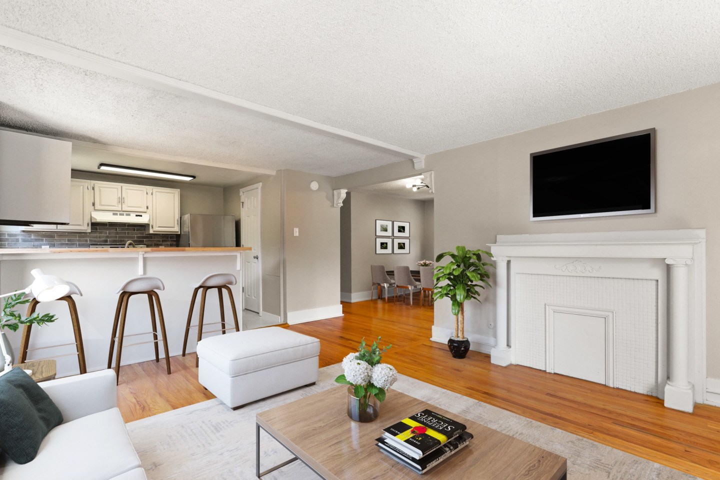 1602 Franklin Image 3