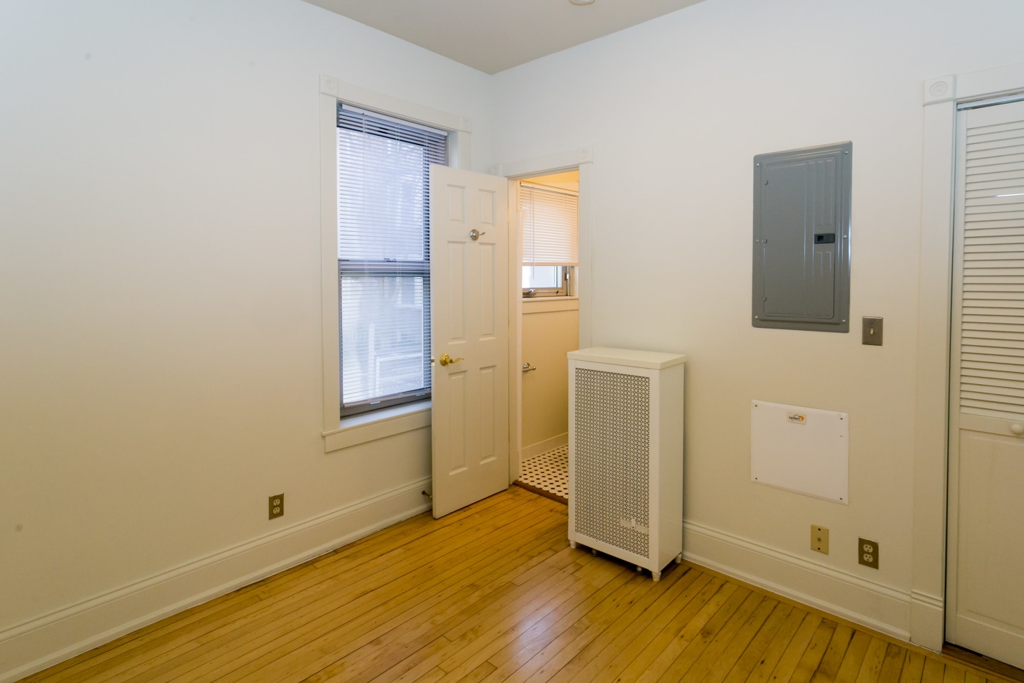 1413-15 E 53rd Image 13