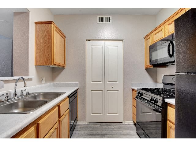 Tierra Villas at Lone Mountain Image 35