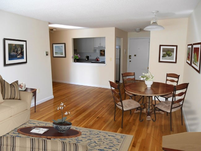 Dustin Street Apartments Image 2