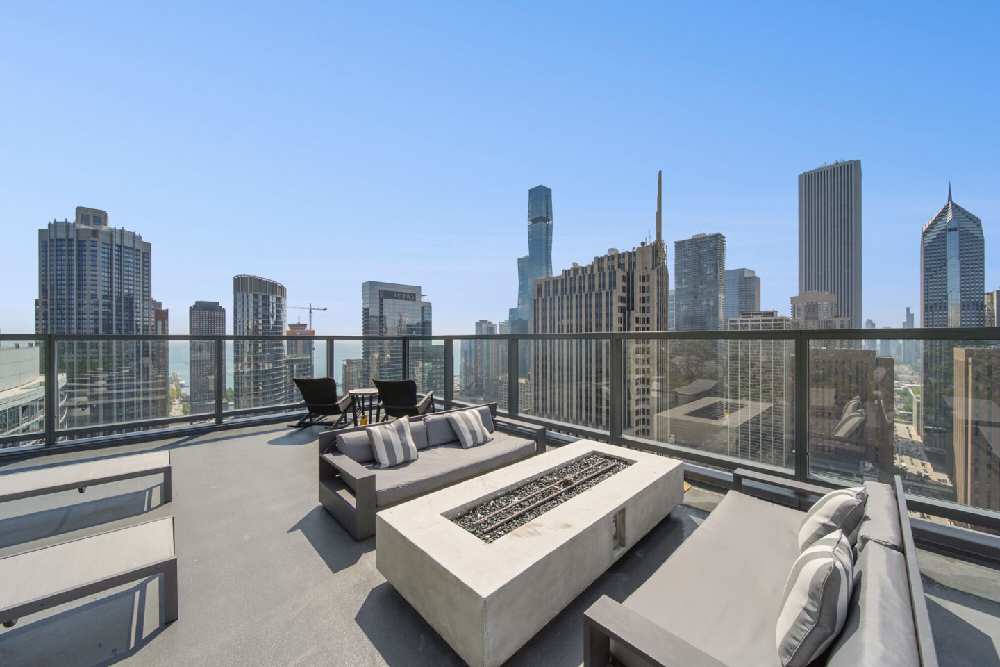 Aston Chicago Image 58