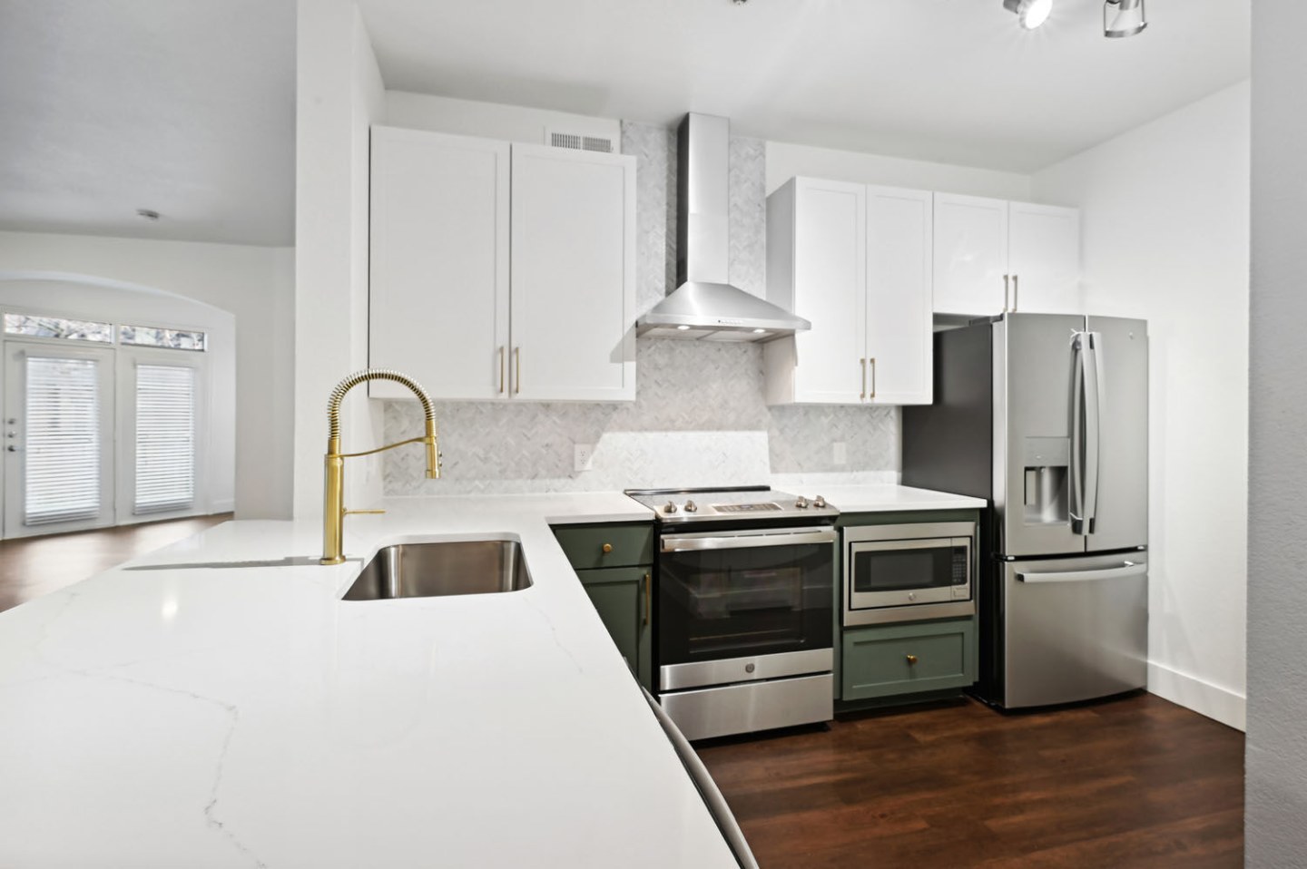 The Encore Apartments Image 11