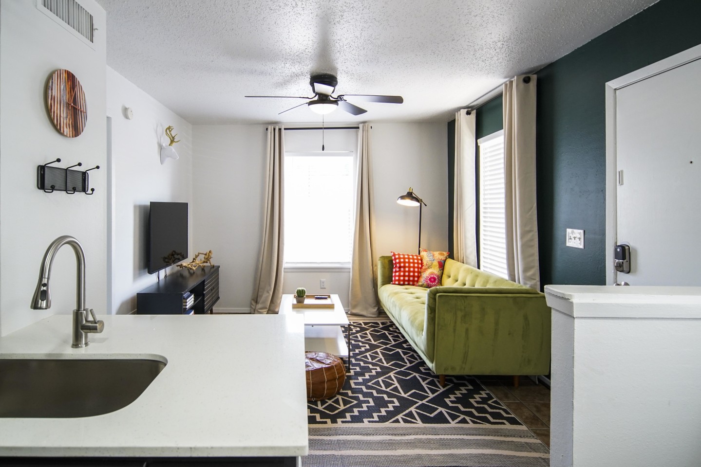 Town Lake Villas Image 4