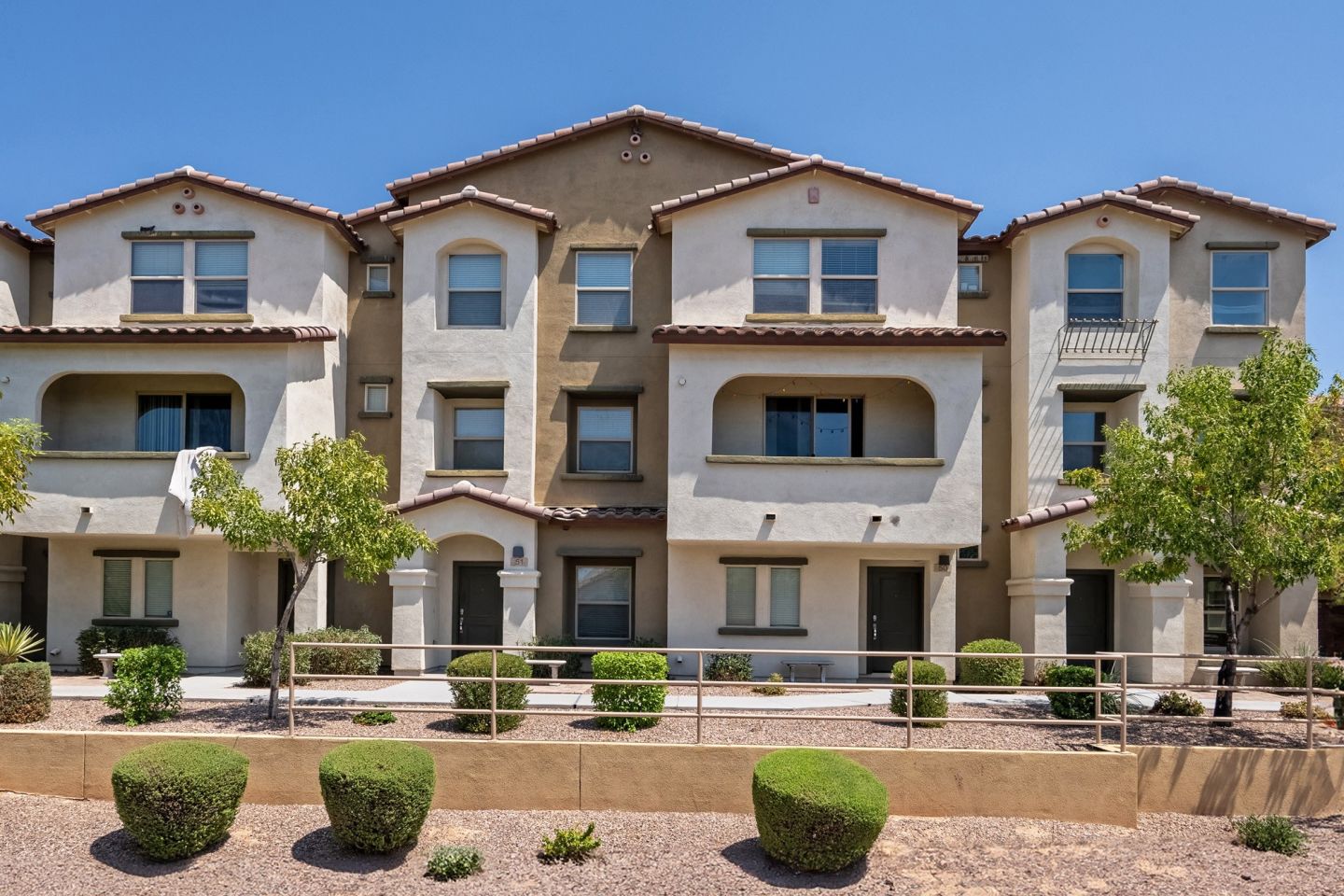 Luxury Townhomes at Park Tower Image 7