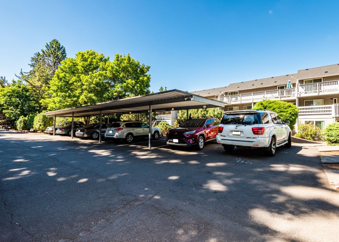 Hallmark Apartments Image 9