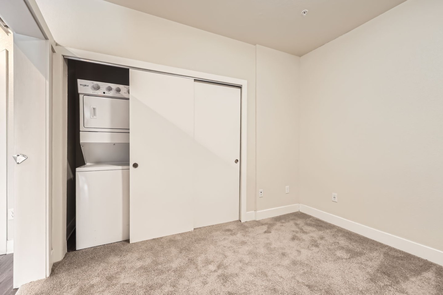 SloHi Flats Image 7