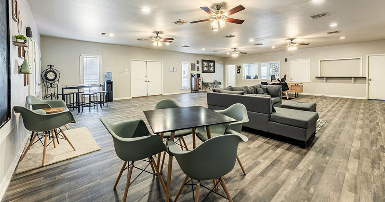 Brookhollow Apartments Image 2
