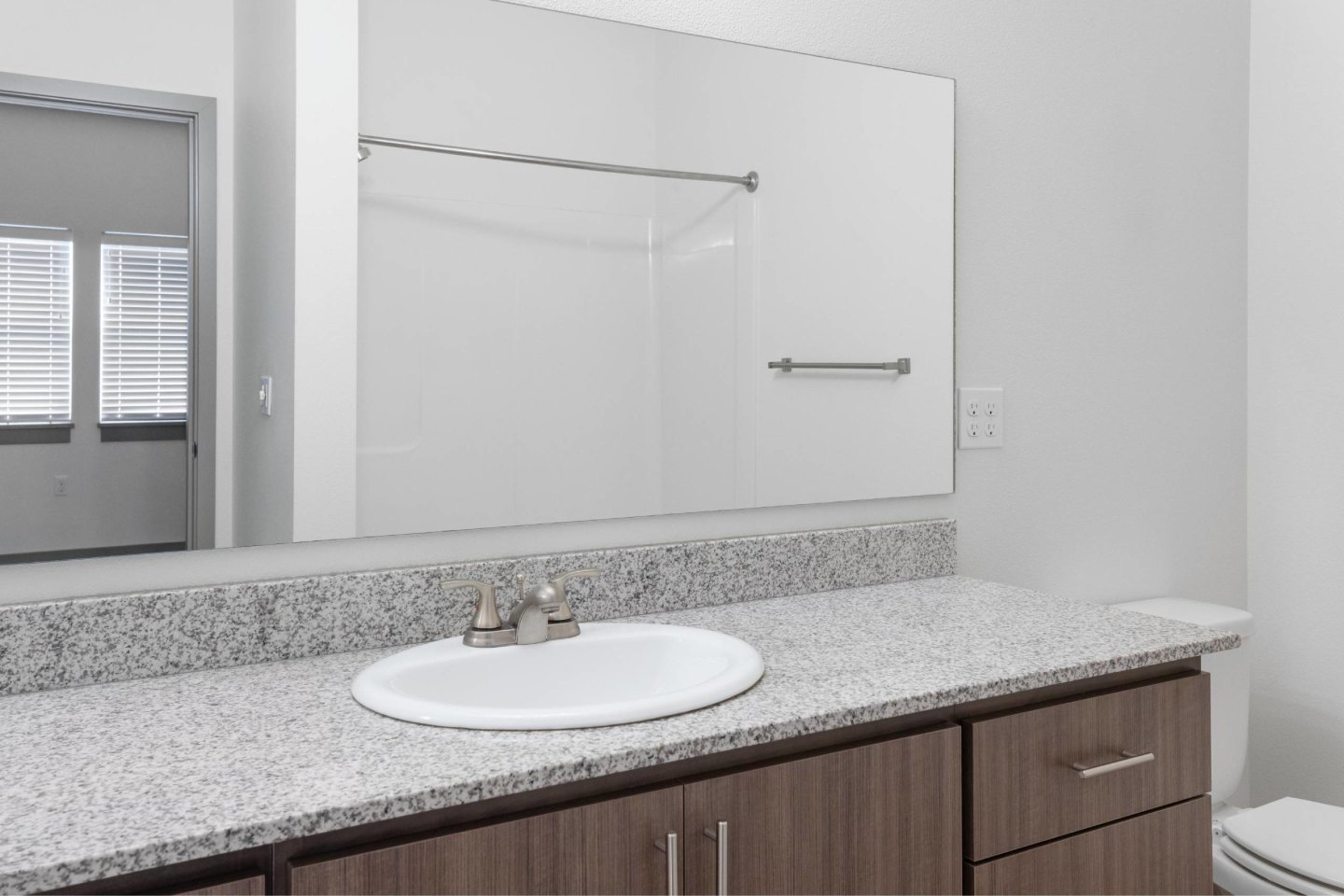 Edgewater at the Cove Image 12
